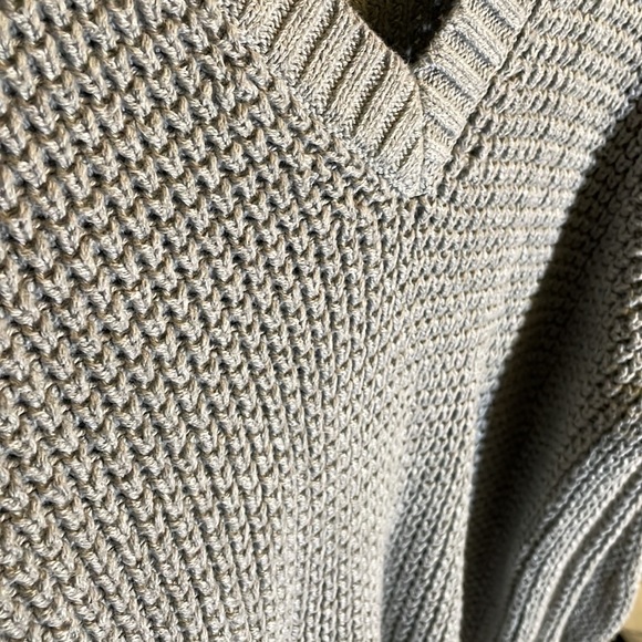 JCrew Gray Loose Knit Cotton Balloon Sleeve V Neck Sweater - Picture 5 of 6